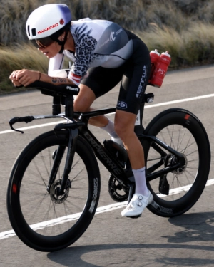 Lisa Perterer, triathlete, with PANACEO SPORT PURE for preparation and recovery in endurance sports