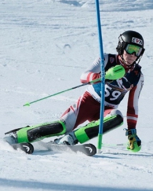 Dominic Berger, Ski-Alpin-Athlet, nutzt PANACEO SPORT PURE im Skisport für Training und Regeneration