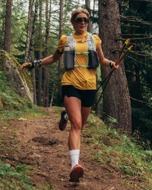 Birgit Kocher, Trailrunnerin, nutzt PANACEO SPORT PURE als Basis für Ausdauertraining und Regeneration