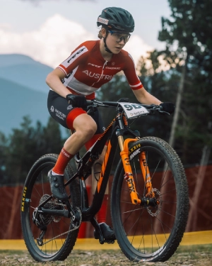 Eva Herzog, Radsport- und MTB-Athletin, nutzt PANACEO SPORT PURE im Ausdauertraining