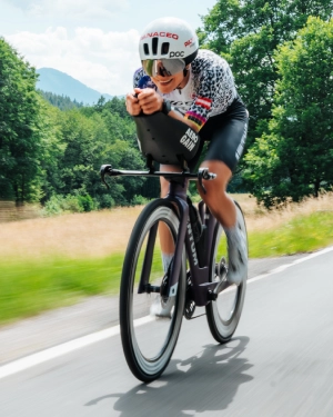 Lisa Perterer, Triathletin, mit PANACEO SPORT PURE für Vorbereitung und Regeneration im Ausdauersport
